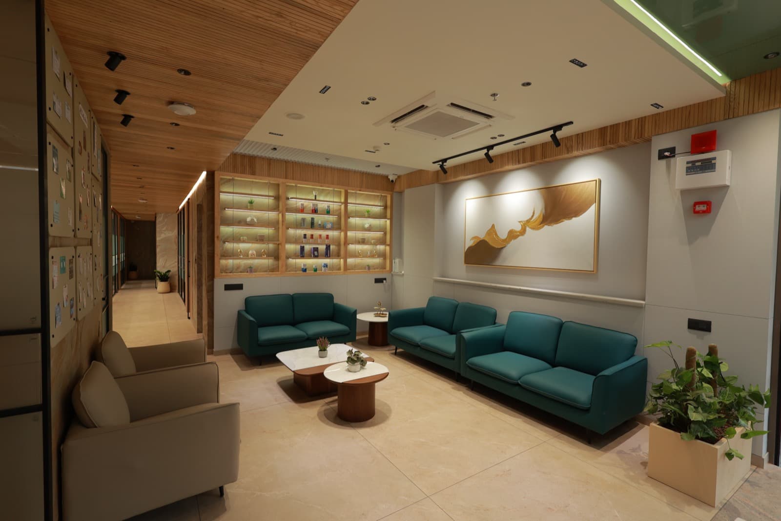 Inside AurraDent